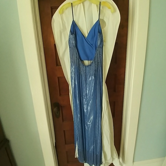 Beautiful Prom/Special Occasion dress - Picture 2 of 8